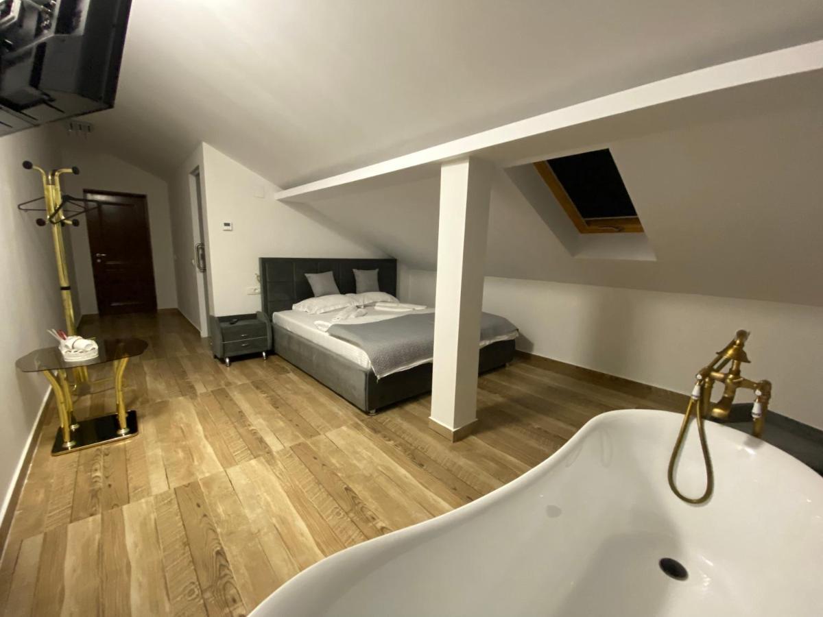 Chalet Jolie Luxury Vila Sinaia Luaran gambar